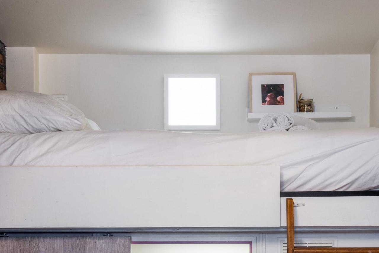 Appartamento Charming Industrial-Style Studio Just Nearby Montmartre In Paris - Welkeys Esterno foto