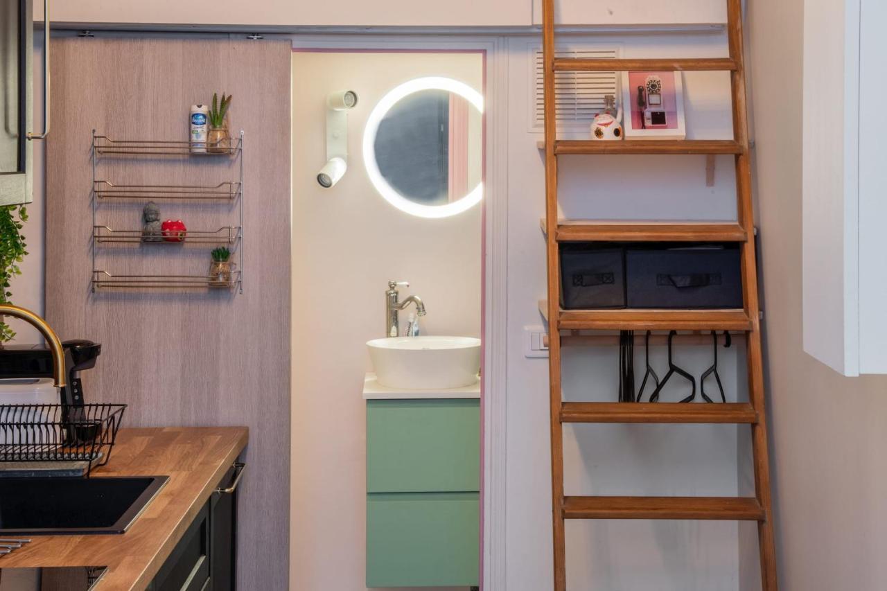 Appartamento Charming Industrial-Style Studio Just Nearby Montmartre In Paris - Welkeys Esterno foto